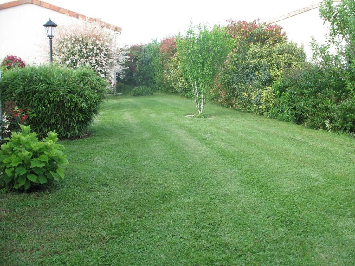 Agapanthe Villa Saint-Georges-les-Baillargeaux Exterior photo